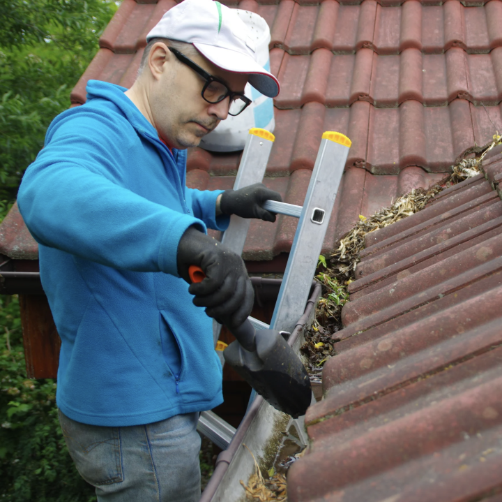 Residential gutter cleaning somerville